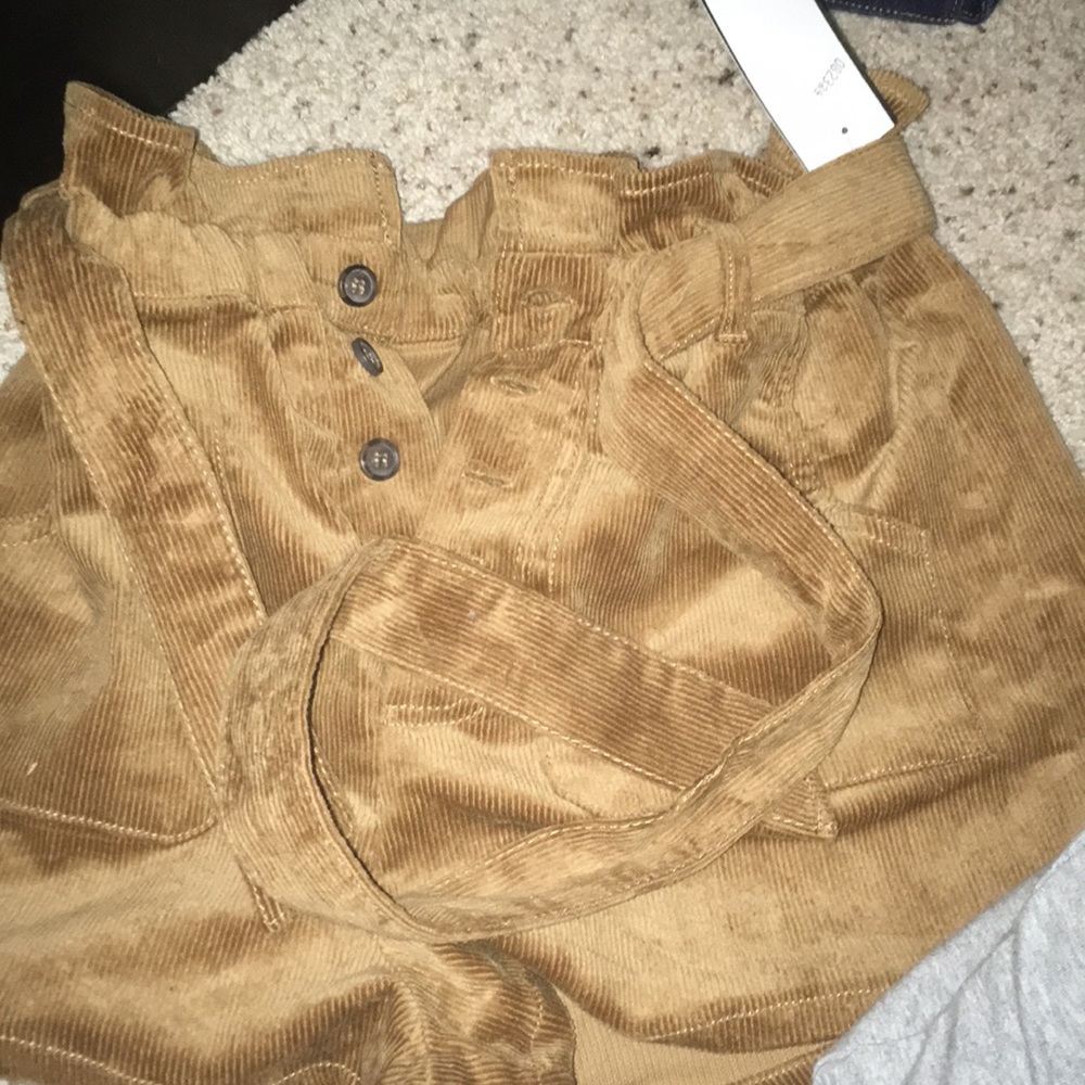 Brownish shorts high waisted